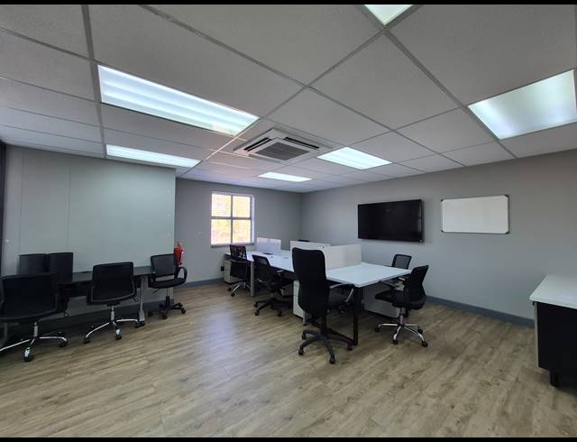 110M² OFFICE TO LET IN DUNKELD WEST